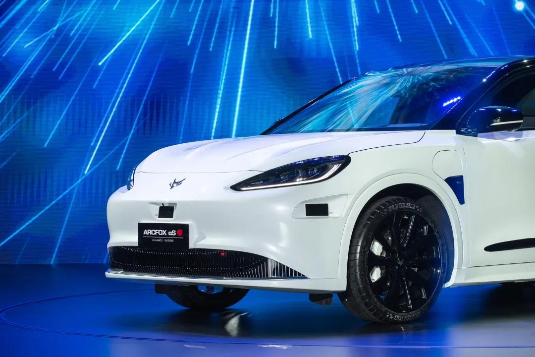 2021年华为Inside发布首款电动汽车